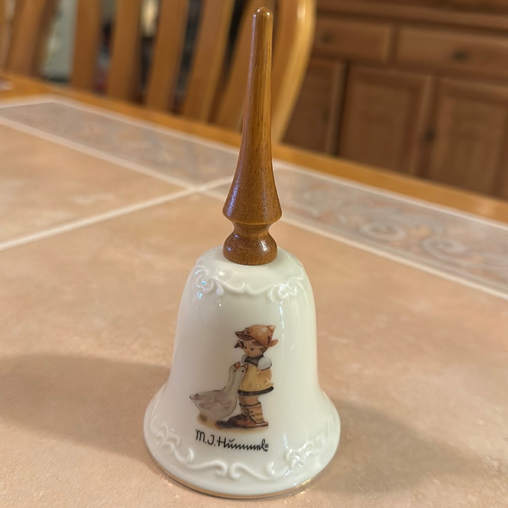 Vintage M.J. Hummel Goose Girl Bell - Picture 2 of 5